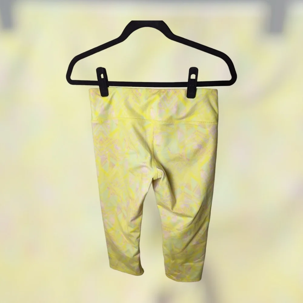 ALO Airbrush Crop Leggings in Zest Indigo Geometric - Picture 2 of 4